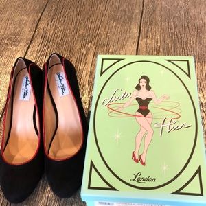 Lulu Hun Sandra Wedge, Black Suede Red Piping NEW